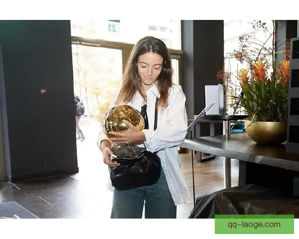 艾塔娜·邦马蒂连续荣膺女足金球奖与世界足球小姐